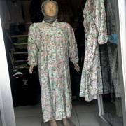 çiçekli elbise eşarp